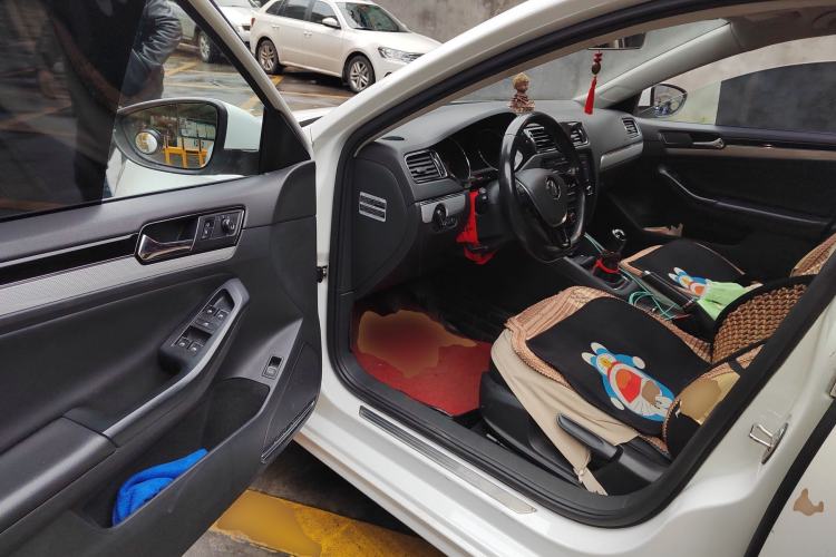 Used Volkswagen Sagitar 2015 230TSI Manual Comfort Version