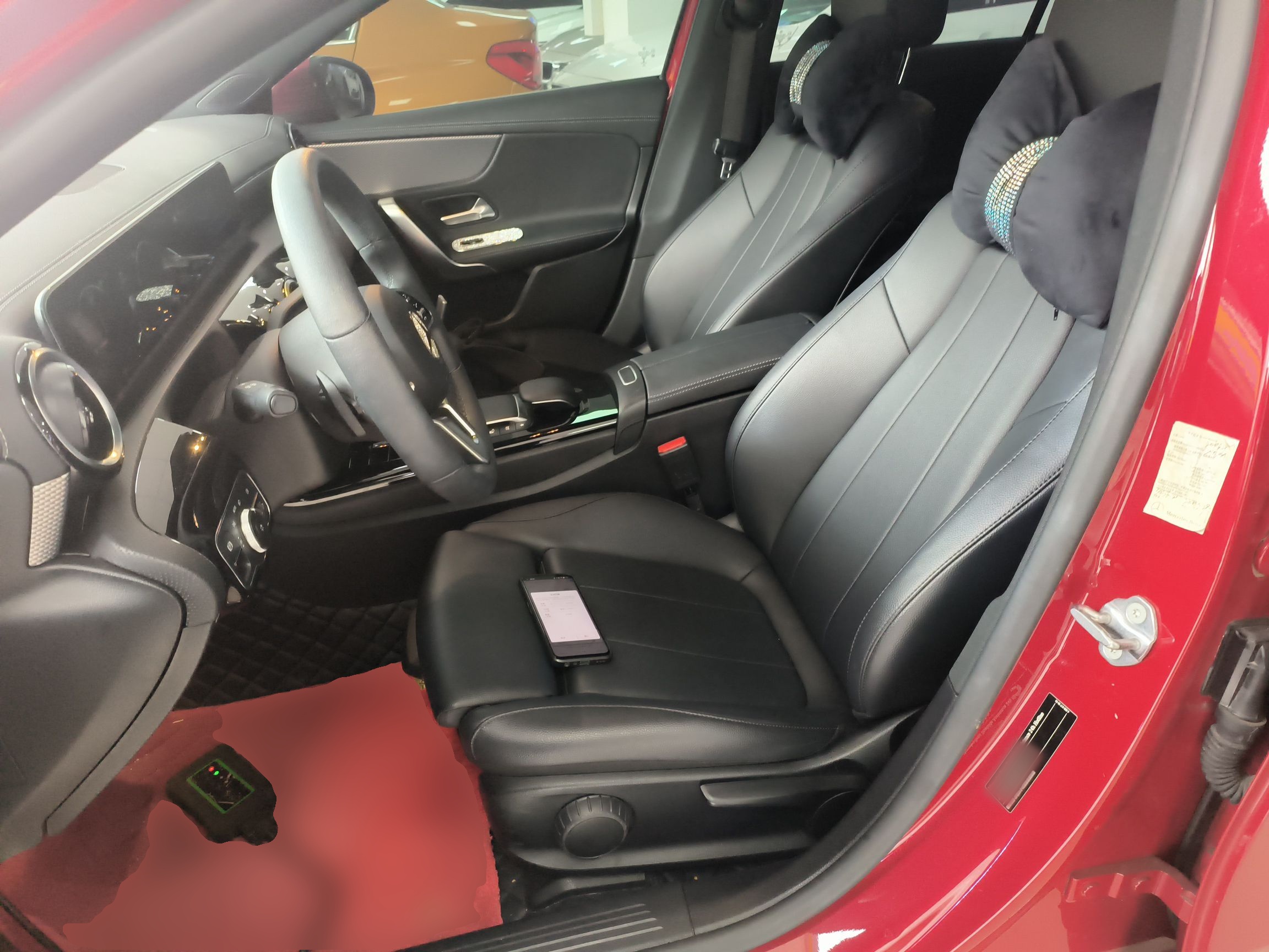 المقاعد الأمامية داخل السيارة