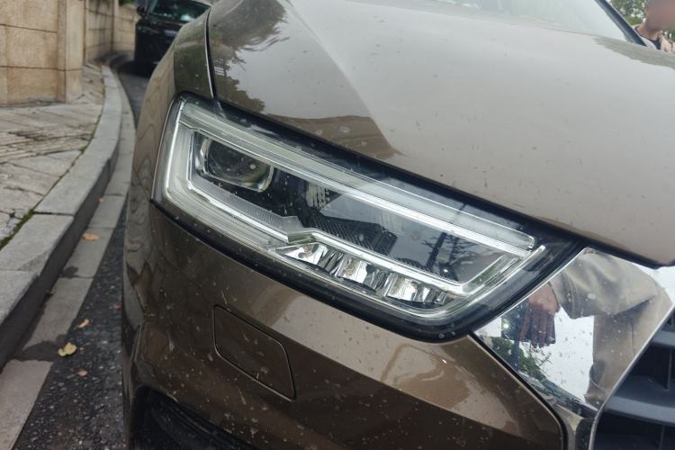 Used Audi Q3 2018 30th Anniversary Edition 30 TFSI Style Model Right Front Headlight