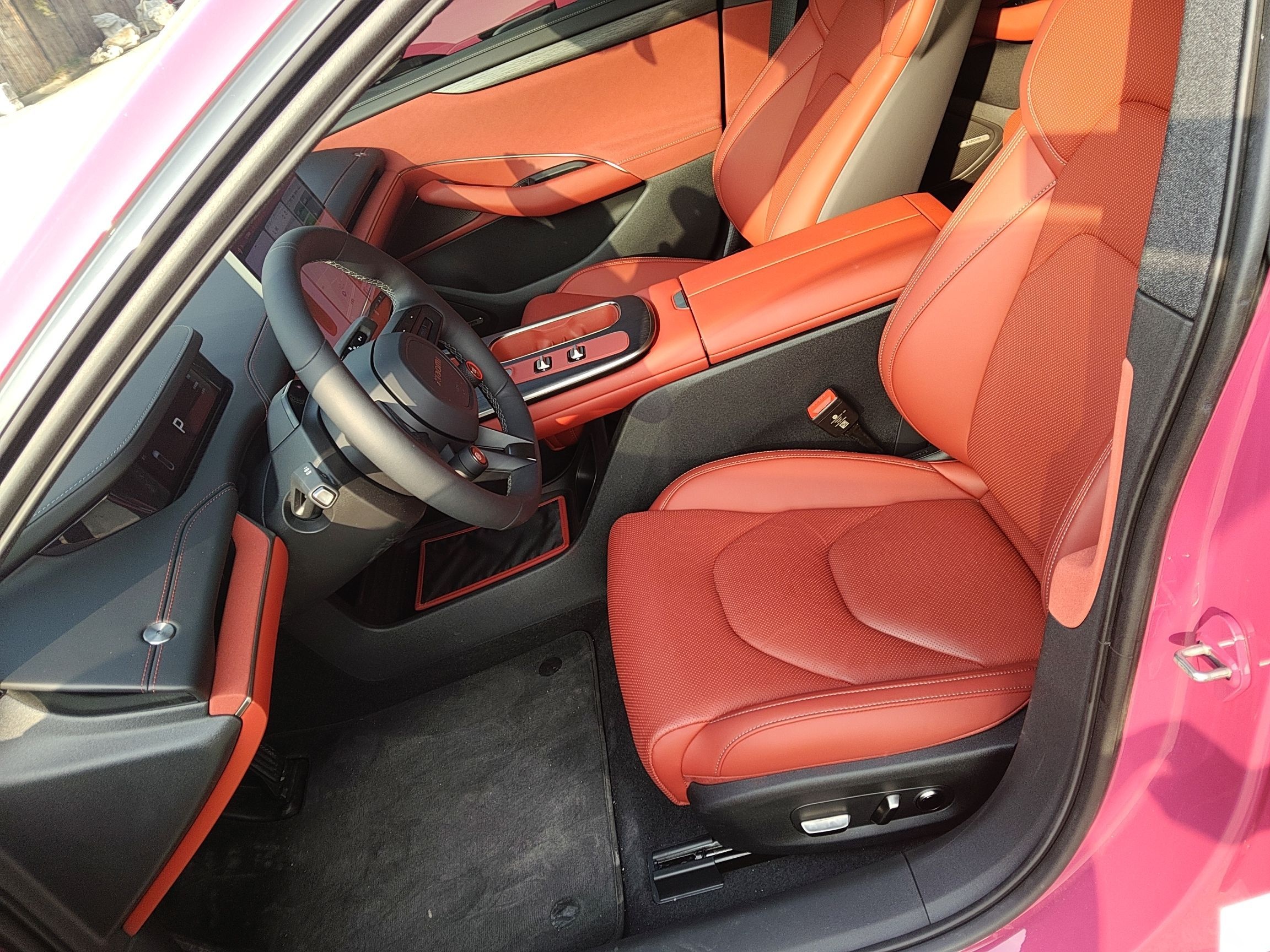 Переднее сиденье в автомобиле