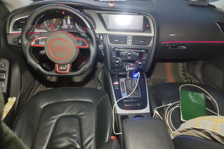 Used Audi A5 2013 Sportback 40 TFSI Center Console