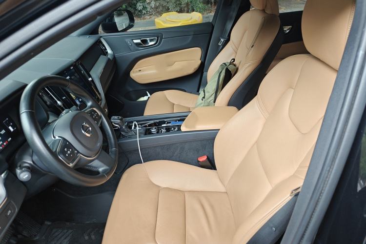 Used Volvo XC60 2019 T5 4x4 Smart Edition China VI Standard Left Front Seat