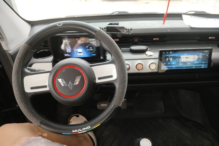 Used Wuling Hongguang MINIEV 2022 GAMEBOY 200km Gaming Edition with Lithium Iron Phosphate Center Console