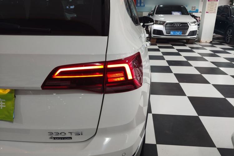 Used Volkswagen Tharu 2021 330TSI All-Wheel Drive Luxury PLUS Version Right Rear Taillight