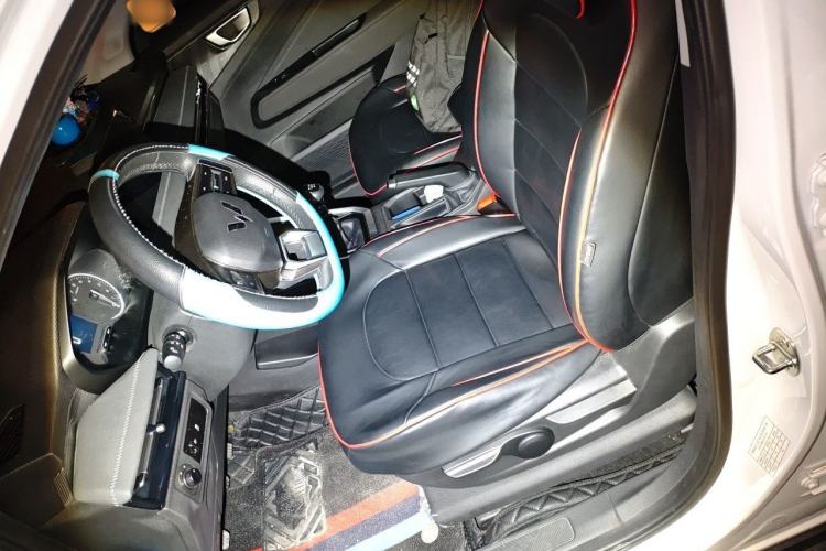 Used Wuling Alvez 2022 1.5L Manual Comfort Version
