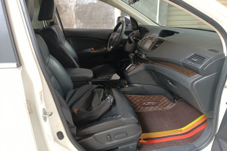 Used Honda CR-V 2013 2.4L two-wheel drive luxury version Right Front Seat