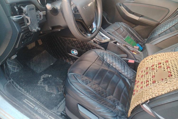 Used Venucia T70 2018 2.0L CVT Smart Edition
