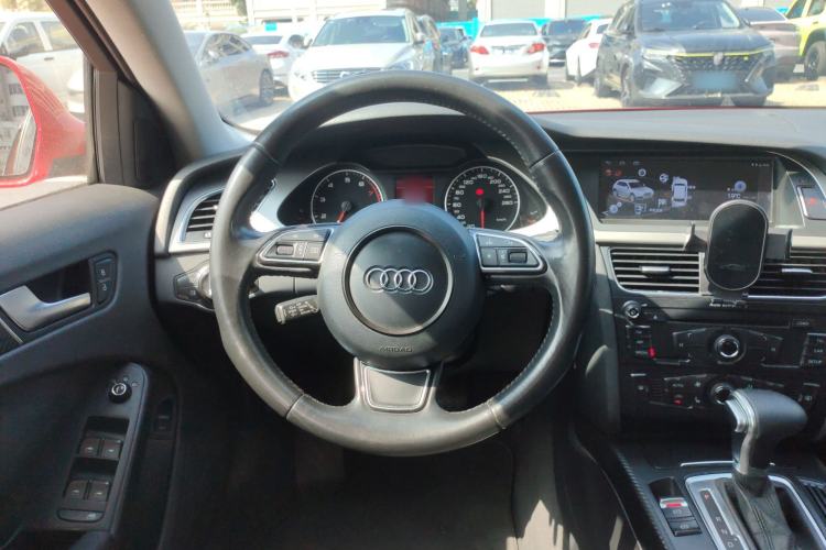 Used Audi A4L 2012 2.0 TFSI automatic Comfort trim level