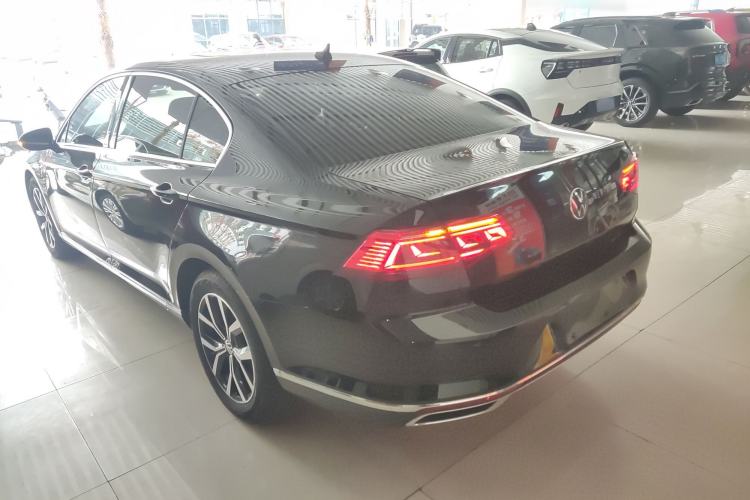 Used Volkswagen Magotan 2020 330TSI DSG Luxury Edition Rear Left 45 Deg