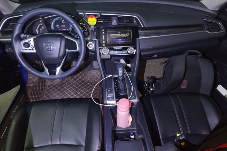 Used Honda Civic 2019 220TURBO CVT Dynamic Edition China VI Center Console