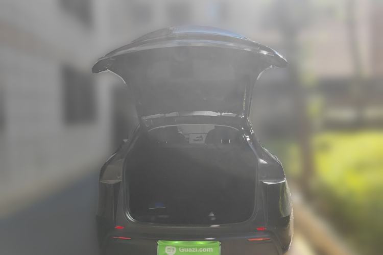 Used Tesla Model Y 2025 Rear-Wheel-Drive Version
