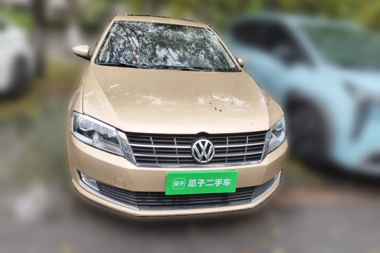 Used Volkswagen Lavida 2013 1.6L Manual Comfort Edition Front