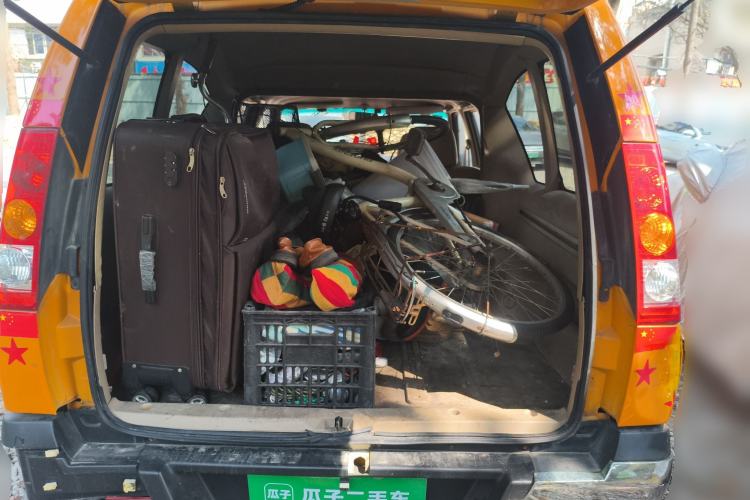 Used Nissan ZN Van 2013 2.4L Two-Wheel Drive Standard Model with 5 Seats