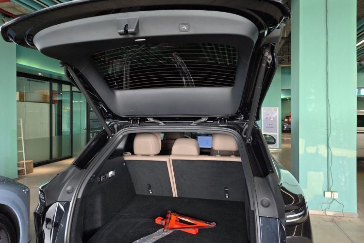 Used Li Auto i6 2025 Model Two-Wheel-Drive Standard Type
