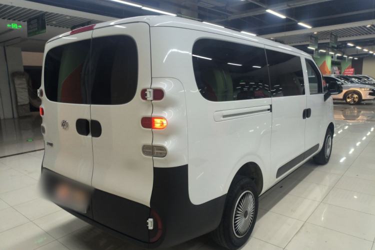 Used SAIC MAXUS Dana V1 2025 V1 Short Wheelbase Low-Roof Multi-Function Version (42 kWh)
