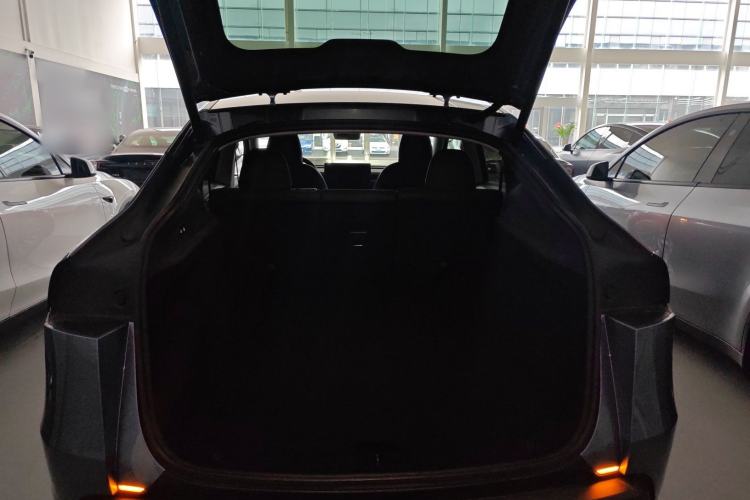 Used Tesla Model Y 2025 Rear-Wheel-Drive Version Trunk