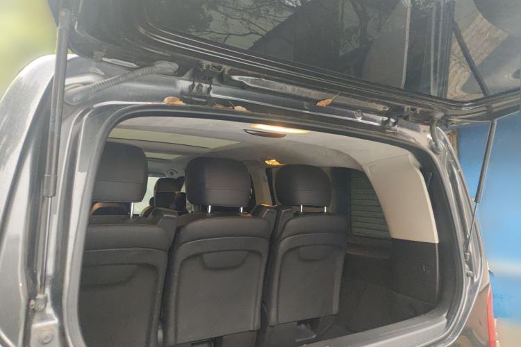 Used Mercedes-Benz V-Class 2022 V 260 L Long-wheelbase Luxury Edition Trunk