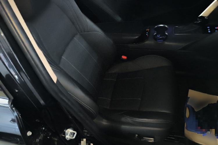 Used Toyota Harrier 2022 2.0L CVT Two-Wheel Drive Deluxe Edition