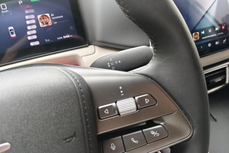 Used BYD Yuan UP 2025 Intelligent Driving Version 401 KM Dynamic Edition Gear Lever