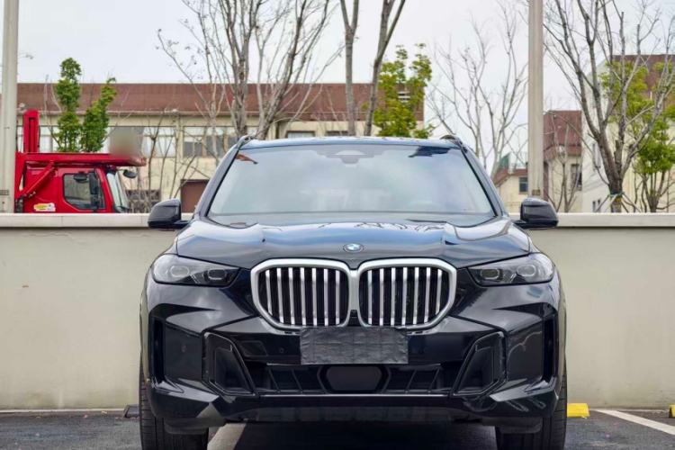 Used BMW X5 2023 xDrive 30Li Luxury M Sport Night Edition Package Exterior 1