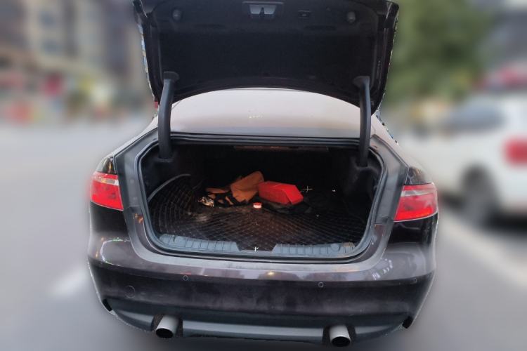 Used Jaguar XF 2016 XF 2.0T Two-Wheel-Drive Luxury Edition
