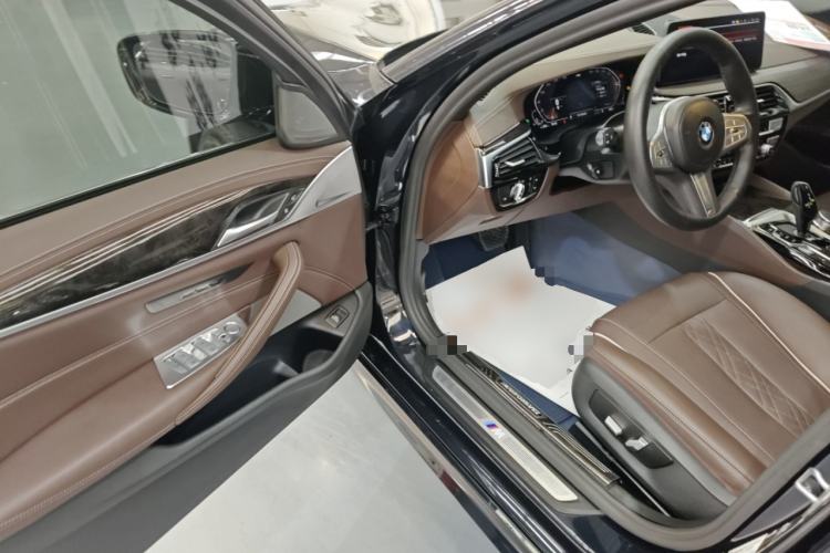 Used BMW 5 Series 2022 Second Facelift 525Li M Sport Package
