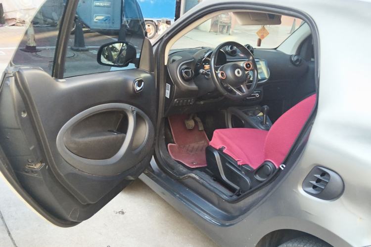 Used smart fortwo 2015 1.0L 52 kW Hardtop Passion Edition
