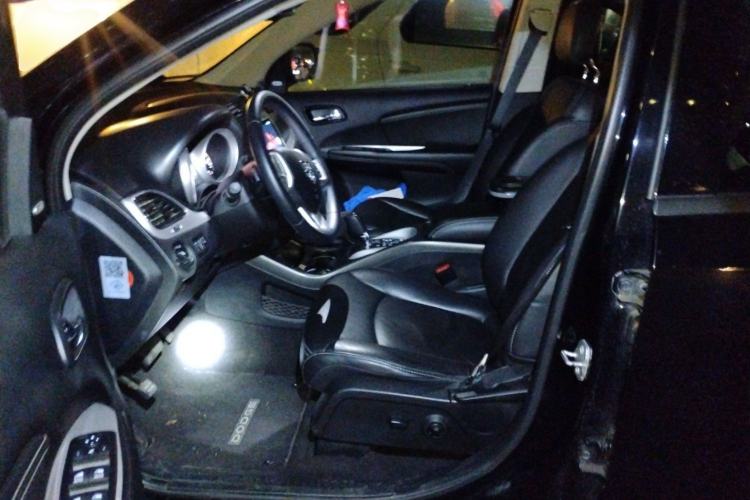 Used Dodge Journey 2013 2.4L Two-Wheel Drive Luxury Version