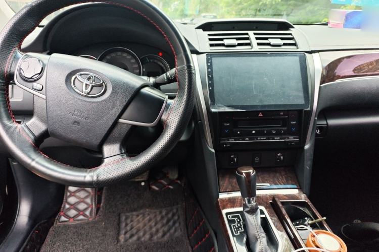 Used Toyota Camry 2016 2.0G 10th Anniversary Leading Edition
