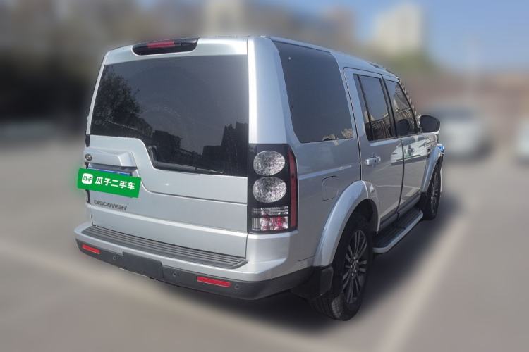 Used Land Rover Discovery 2016 3.0 SC Obsidian Black Heritage Edition HSE Rear Right 45 Deg