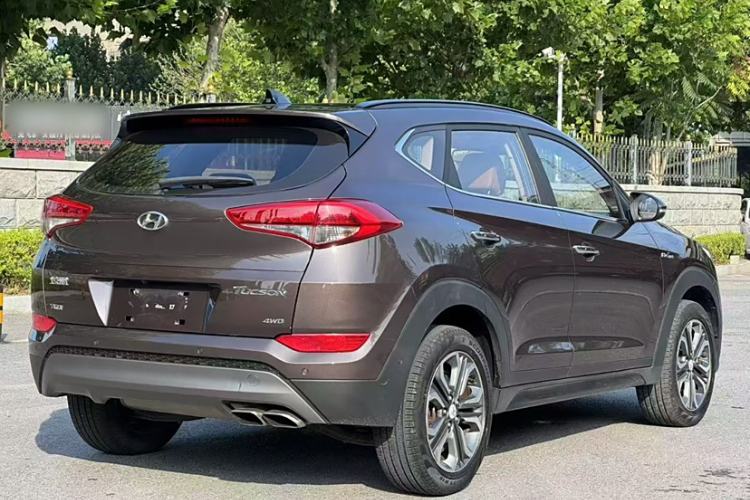 Used Hyundai Tucson 2015 1.6T Dual-Clutch Four-Wheel Drive Flagship Model

