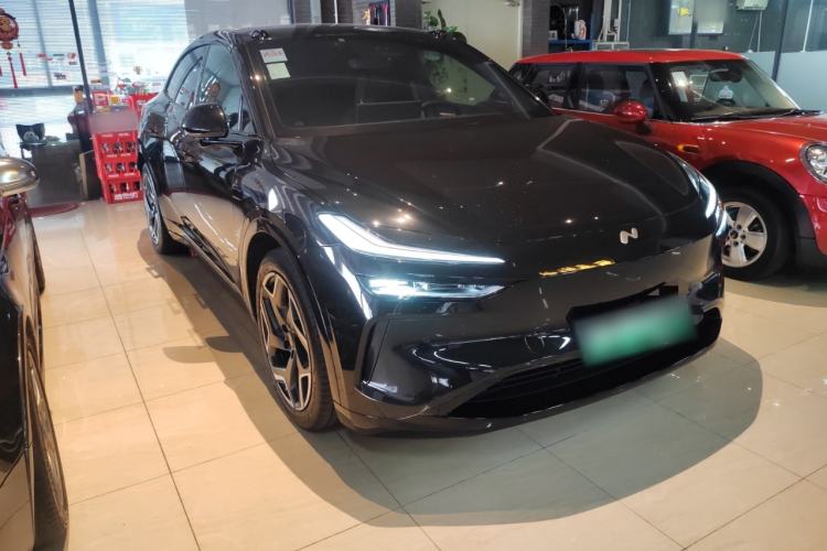 Used ONVO L60 2024 60 kWh Rear-Drive Version Front Right 45 Deg