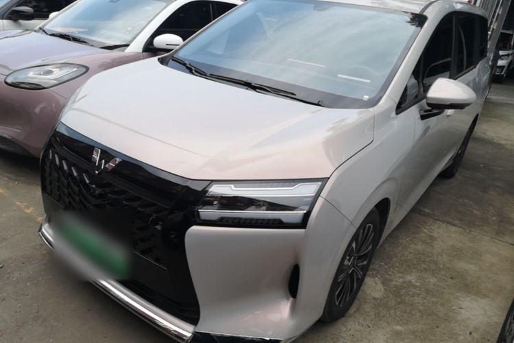 Used Wuling Starlight 730 2025 Model Plug-in Hybrid 125km Luxury Edition