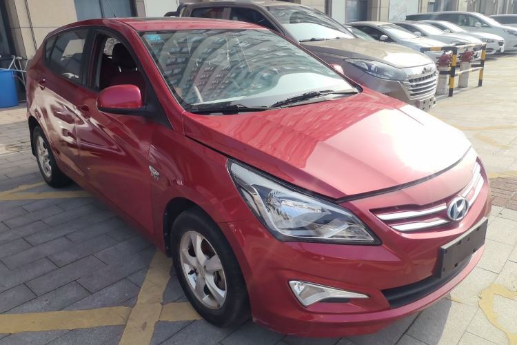 Used Hyundai Verna Ray 2016 1.4L Automatic Leading-Edge GLX Front Right 45 Deg