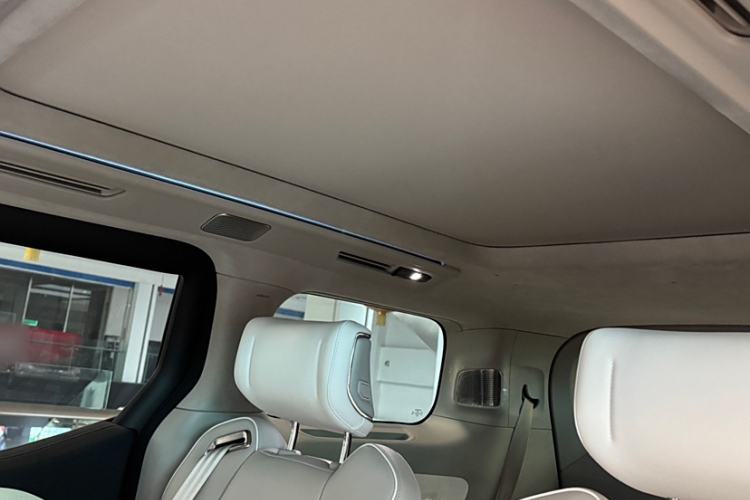 Used Volvo EM90 2025 Ultra Six-Seater