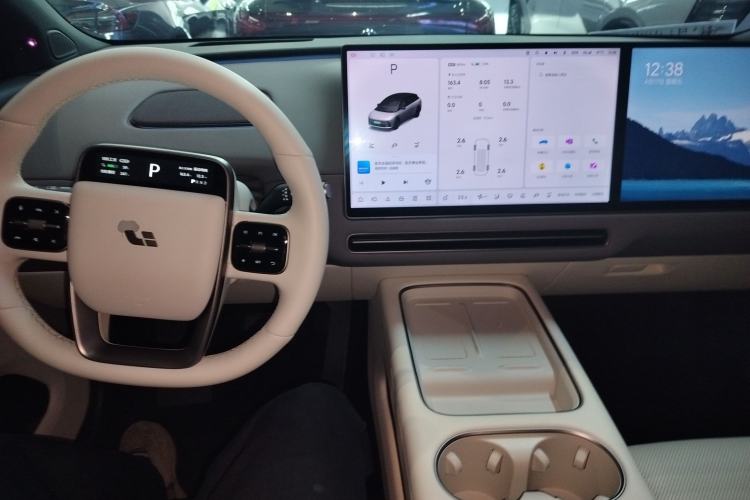 Used Li Auto i6 2025 Model Two-Wheel-Drive Standard Type