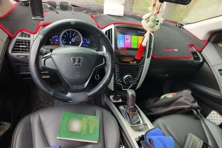 Used Luxgen U6 SUV 2015 1.8T Enhanced Charm Edition Center Console