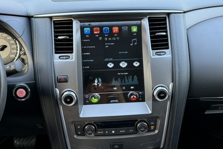 Used Nissan Patrol  Interior 5