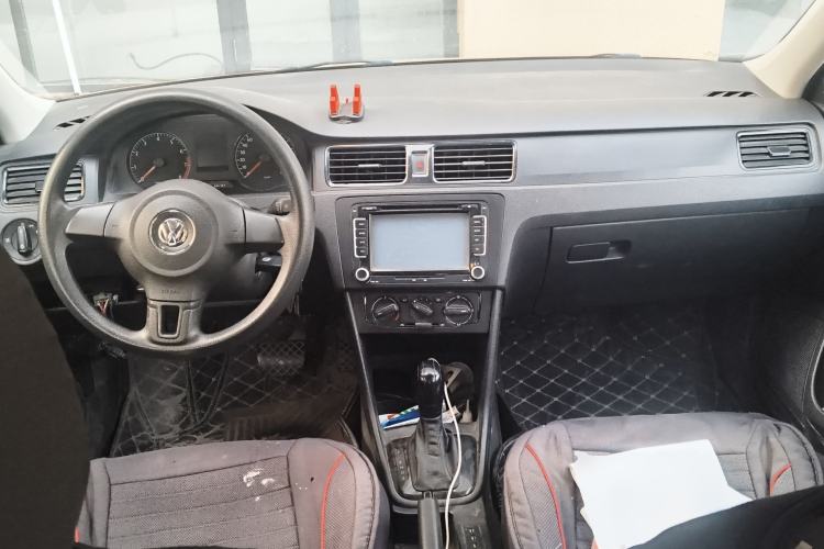 Used Volkswagen Santana 2013 1.6L Automatic Fashion Edition Center Console