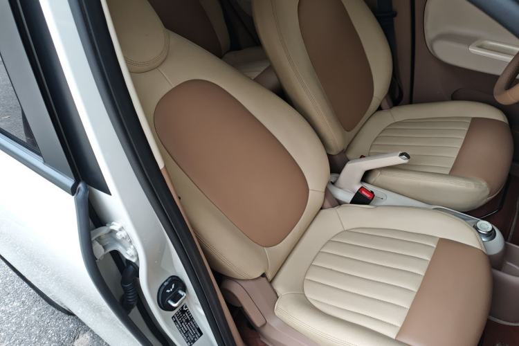 Used Wuling Hongguang MINIEV 2025 Four-Door Version Advanced Edition Right Front Seat