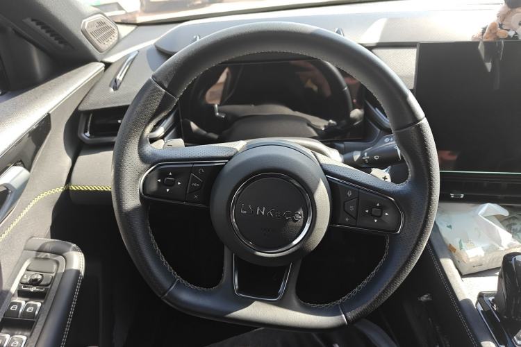 Used Lynk & Co 03 2023 2.0TD DCT JingPro Steering Wheel