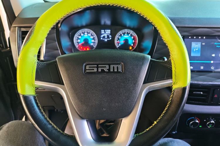 Used Jinbei Gold Hiace 2023 1.5L Passenger Vehicle Engineering Lion 9 Seats Steering Wheel