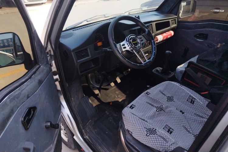 Used Wuling Zhiguang 2023 1.5L Utility Version with Enclosed Windows 2 Seats
