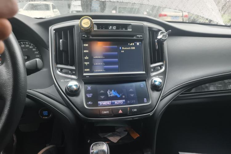 Used Toyota Crown 2015 2.0T Fashion Edition
