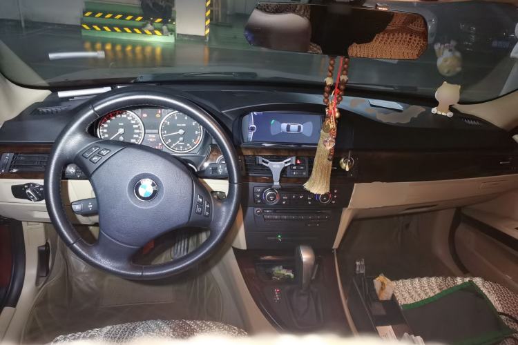 Used BMW 3 Series 2010 320i Luxury Edition
