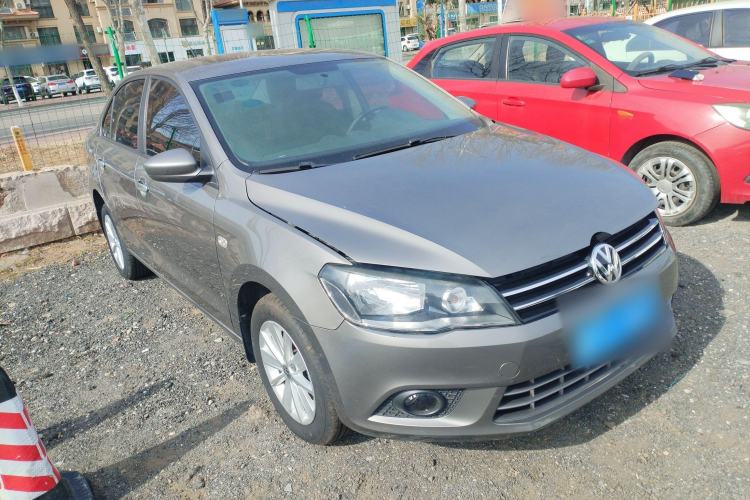 Used Volkswagen Jetta 2015 Zhuihui Edition 1.6L Manual Comfort Model Front Right 45 Deg