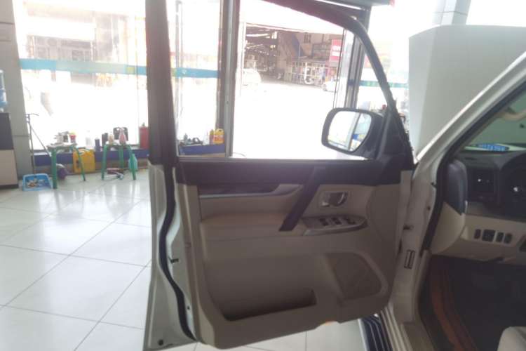 Used Mitsubishi Pajero (Parallel Import) 2018 V97 3.8L 5-Door GLS Sunroof – U.S. Specification
