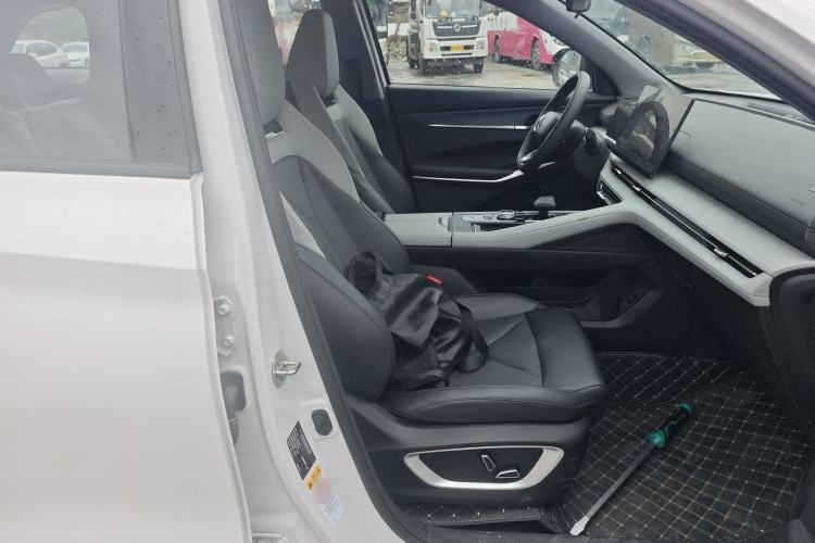 Used CHANGAN CS75 PLUS 2026 Model, Smart Champion Edition 1.5T New Blue Whale Smart Navigation Version
