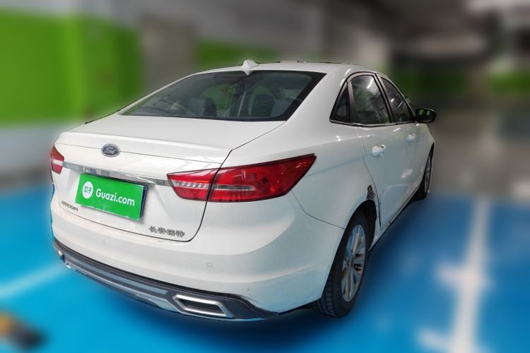 Used Ford Escort 2015 1.5L Automatic Fashion Model
