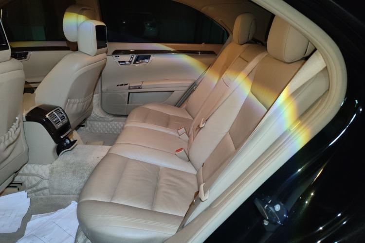 Used Mercedes-Benz S-Class 2012 S 300 L Prestige Grand Edition Left Rear Seat